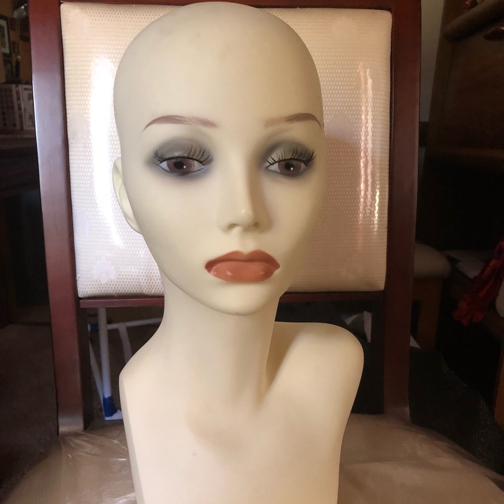 Mannequin heads made of vinyl.